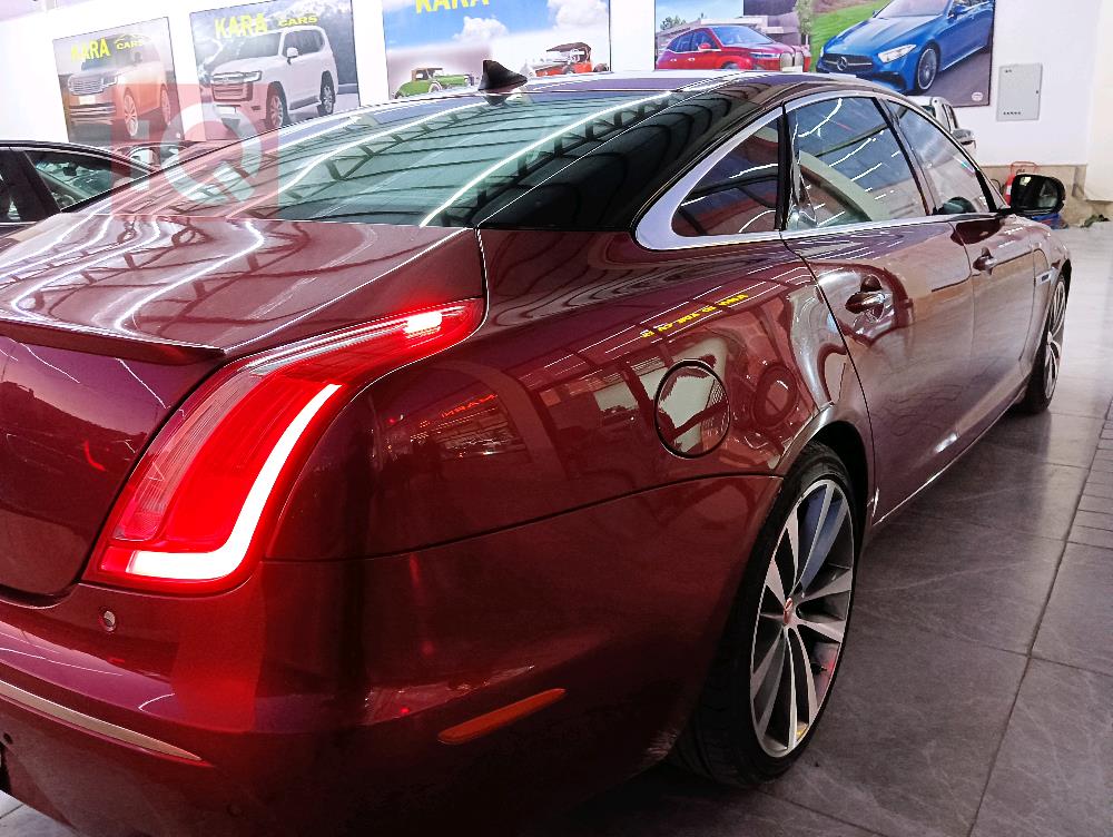 Jaguar XJ